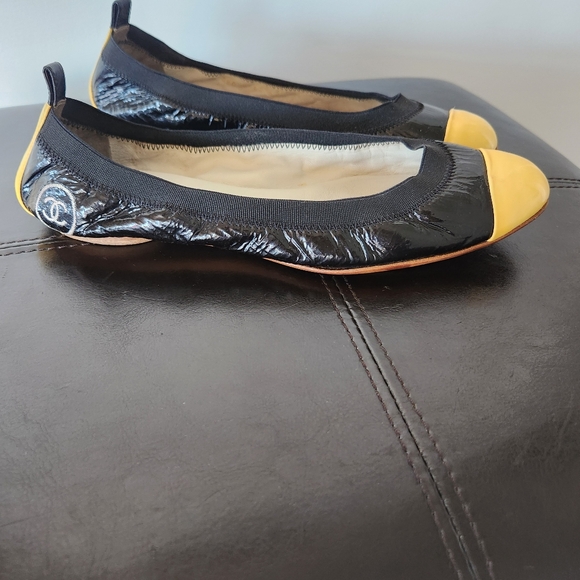 Chanel Flat Ballet Shoes - Picture 2 of 16